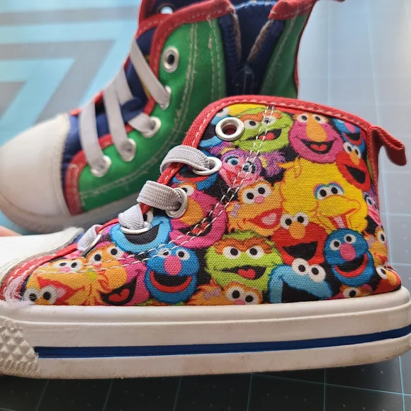 Sesame Street Hightop Toddler Shoes Sz 6 Nostagic - Picture 7 of 9
